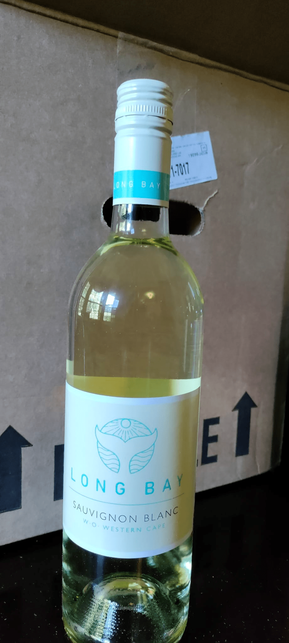 Bottle of Long Bay, Sauvignon Blanc.
